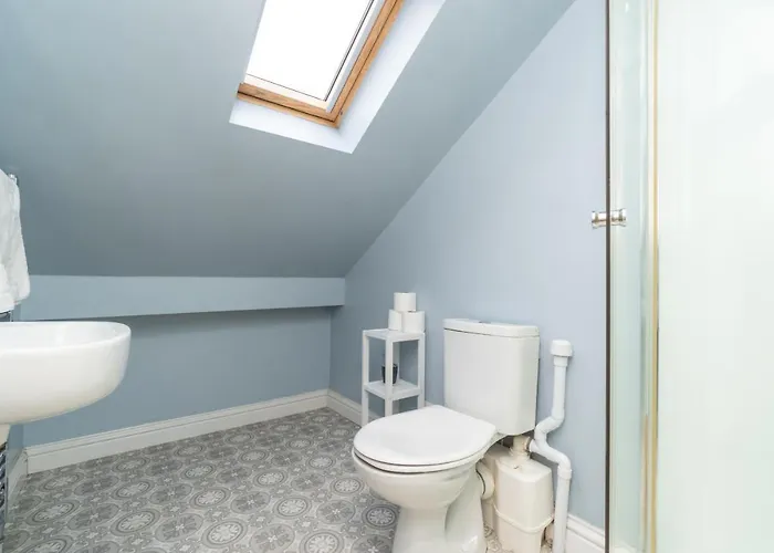 Modern Maisonette In Vibrant Bristol, Free Parking Bristol