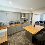 아파트 Modern Maisonette In Vibrant Bristol, Free Parking 브리스틀