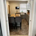 Modern Maisonette In Vibrant Bristol, Free Parking * 브리스틀