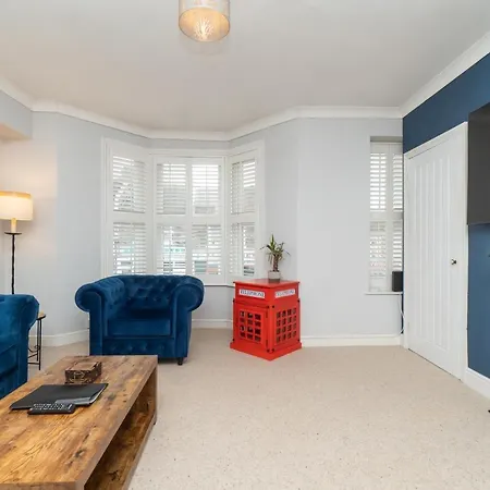 Apartment Homely And Modern Maisonette In Vibrant *