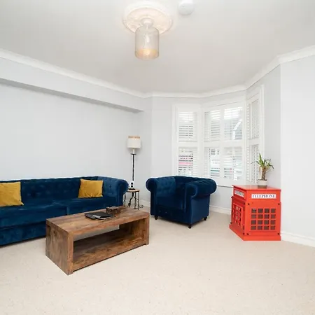 Homely And Modern Maisonette In Vibrant بريستول