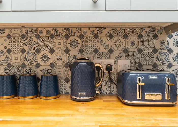 Modern Maisonette In Vibrant Bristol, Free Parking