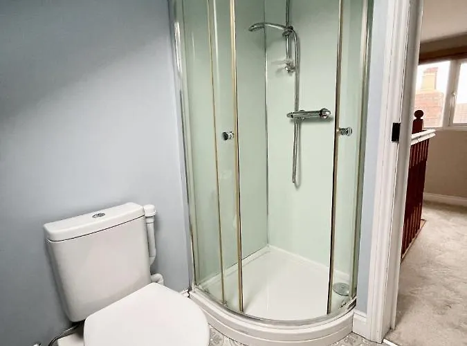 Modern Maisonette In Vibrant Bristol, Free Parking *