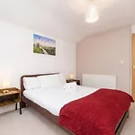 Modern Maisonette In Vibrant Bristol, Free Parking Apartment *
