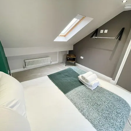 Apartment Modern Maisonette In Vibrant Bristol, Free Parking